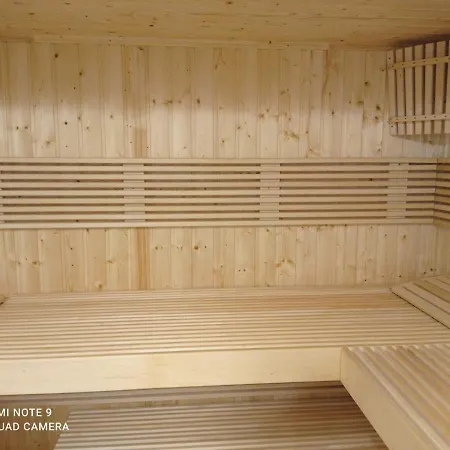 Готель Jmr Royal -luxury & Private Sauna 4*