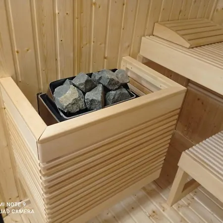 Готель Jmr Royal -luxury & Private Sauna