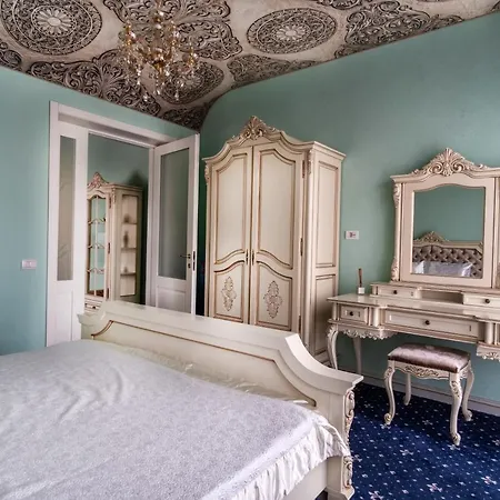 Ξενοδοχείο Jmr Royal -luxury & Private Sauna 4*