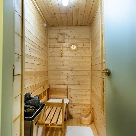 Jmr Royal -luxury & Private Sauna Готель 4*