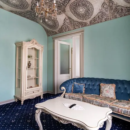 Ξενοδοχείο Jmr Royal -luxury & Private Sauna 4*