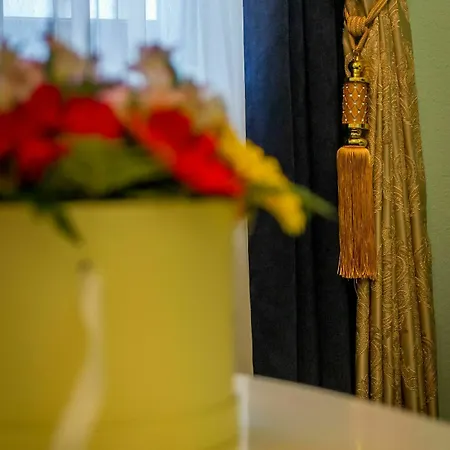 Ξενοδοχείο Jmr Royal -luxury & Private Sauna 4*