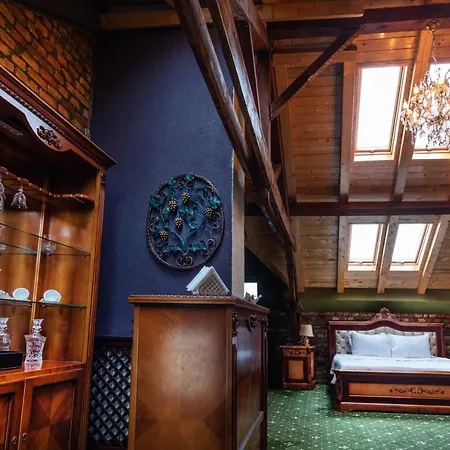 Jmr Royal Hotel