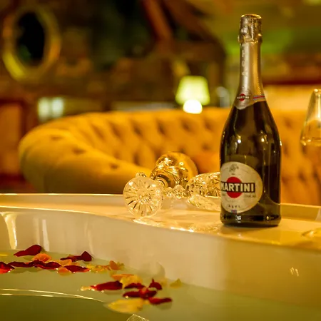Отель Jmr Royal -luxury & Private Sauna 4*