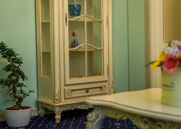 Jmr Royal -luxury & Private Sauna Hotel 4*