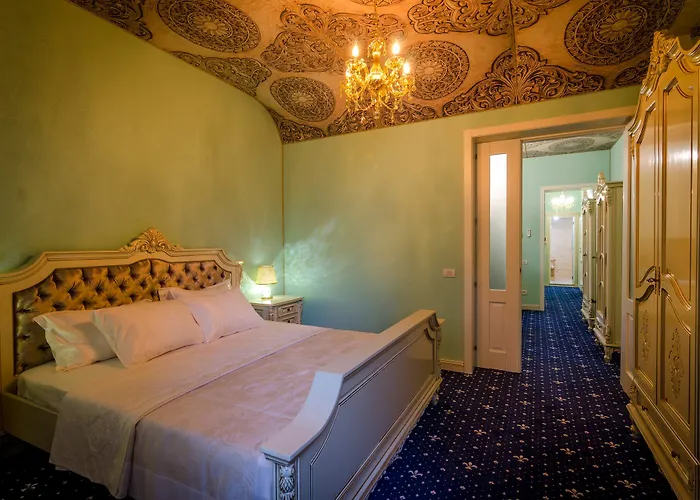 Jmr Royal -luxury & Private Sauna Hotell